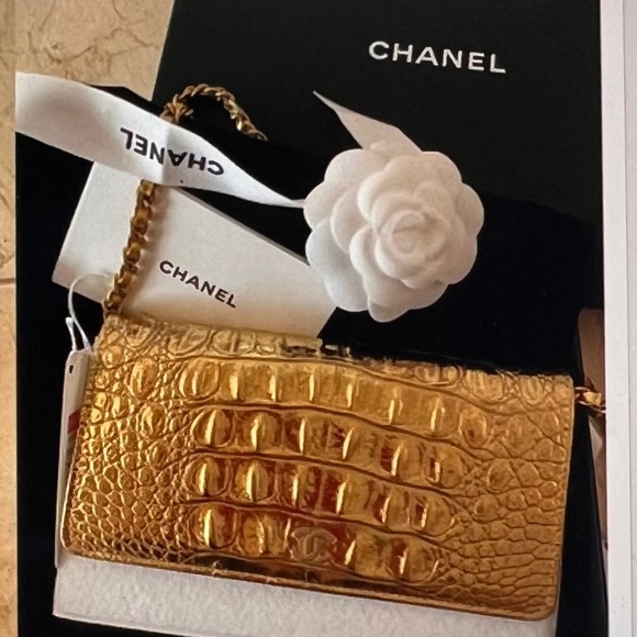 Chanel Runway Metallic Crocodile Embossed Gold WOC with Antique Gold Tone Chain - Picture 1 of 8